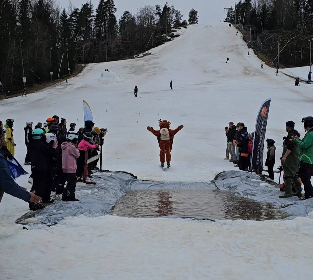 🏂❄️ Vårplask i Asbybacken – Söndag 15 mars kl.14